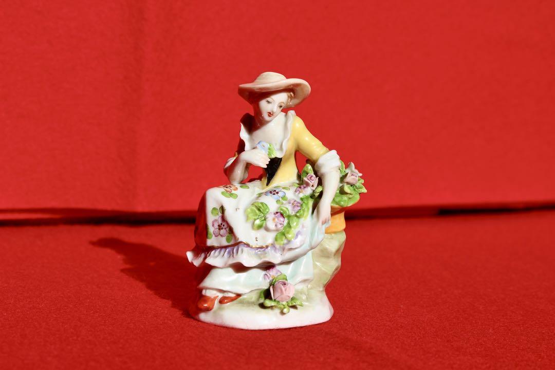 ドイツ雑貨・かわいい陶磁器【ジッツェンドルフ　フィギュリン　置物】