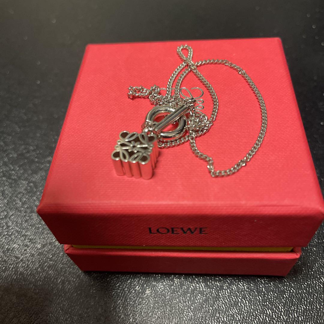 最新作100%新品 LOEWE ロエベ アナグラム ペンダント スターリングシルバー nh9ZY-m51304752812 定番人気2022