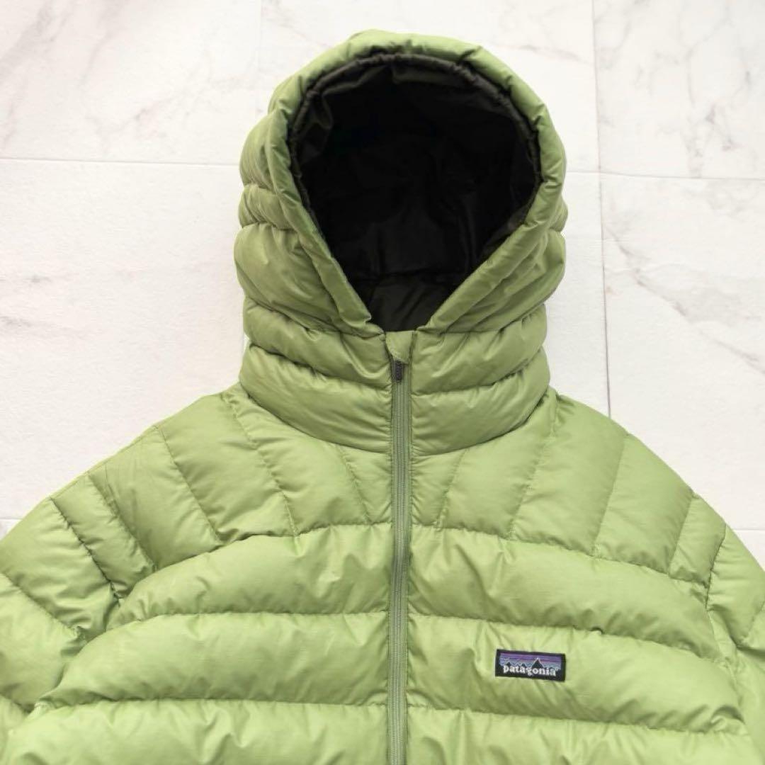 y*i様 patagonia ダウンセーターフーディ プルオーバー