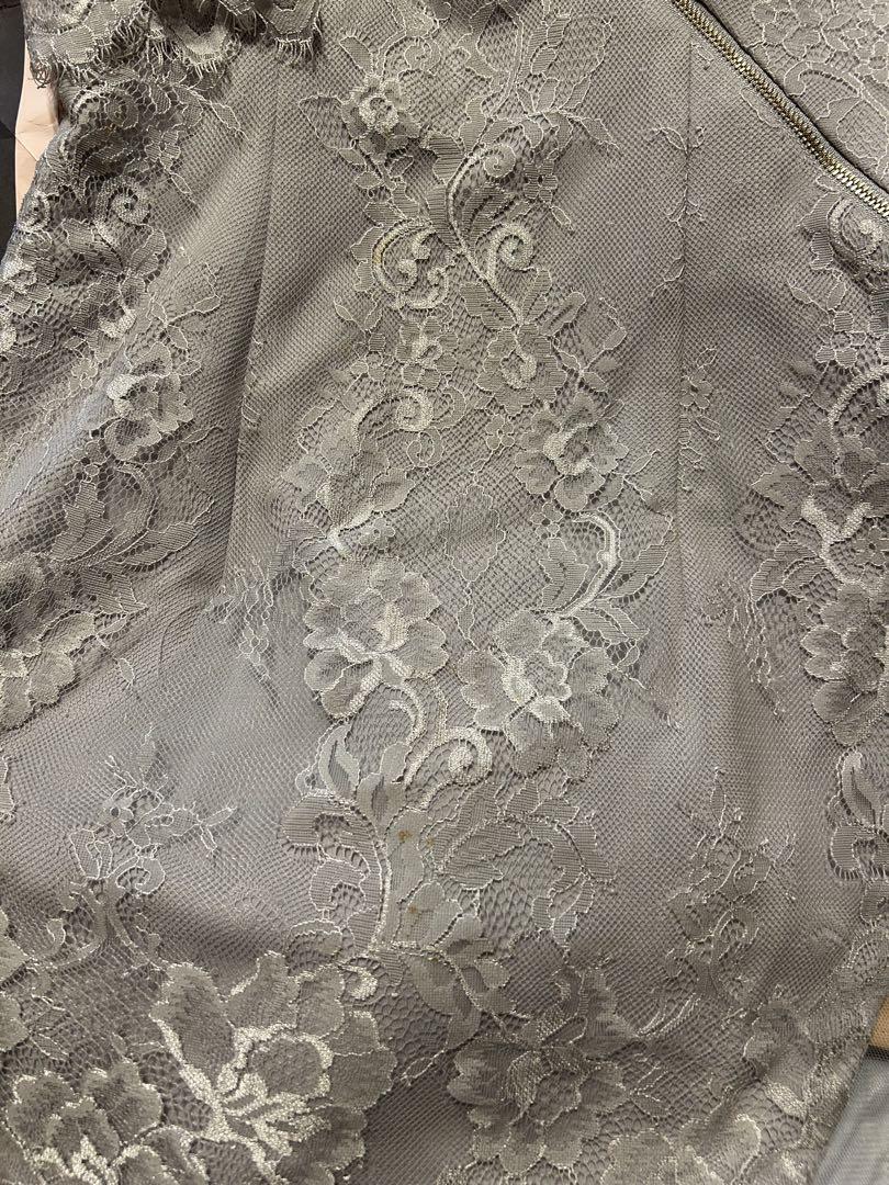 【ROBE de FLEURS glossy】グレー 胸元ジッパー ドレス