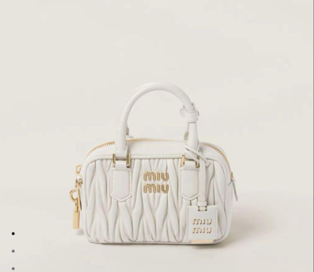 miumiu アルカディ マテラッセレザー スモール