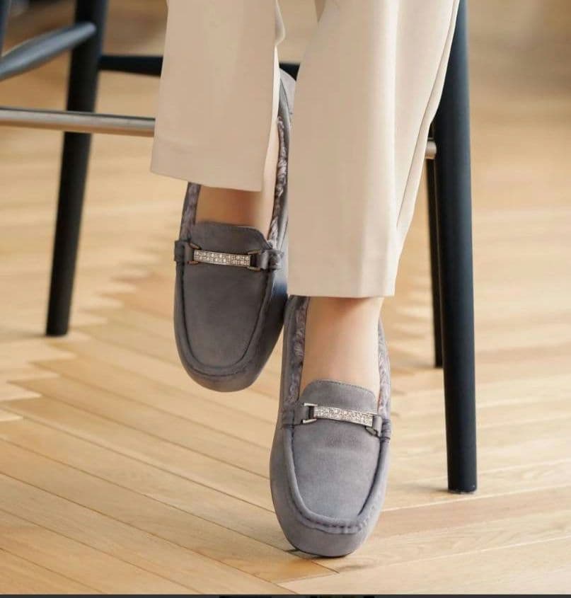 卑弥呼（ヒミコ） きらきらビジューモカシン　本革グレー 22.5cm