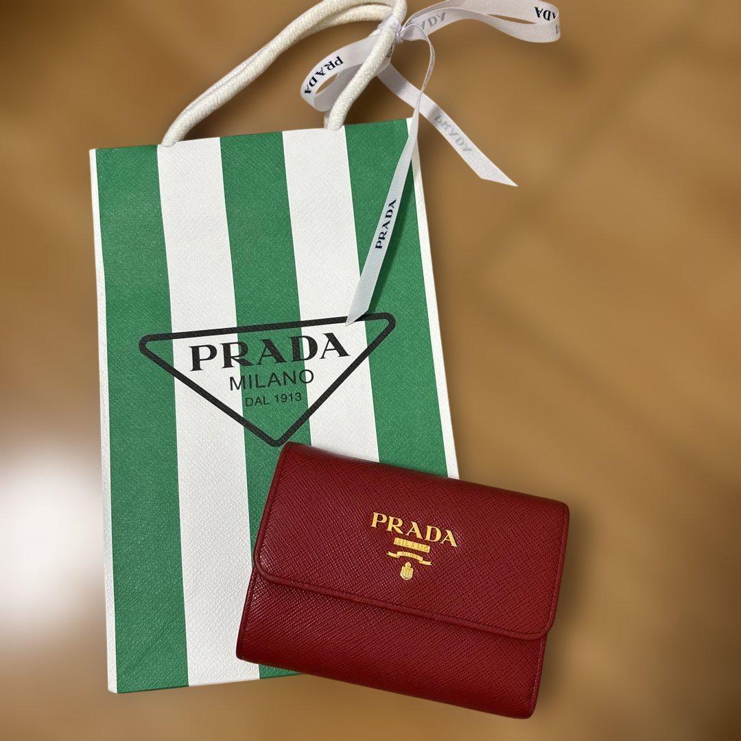 【値下げ】PRADA三つ折りミニ財布　赤 PRADA プラダ 財布 三つ折り フォーコ レッド ミニ財布