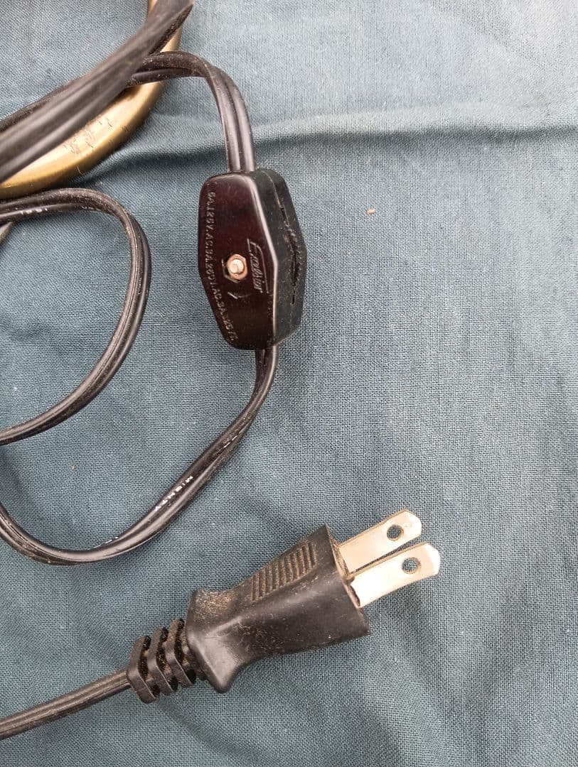 フリル付きテーブルライト目立った傷や汚れなし