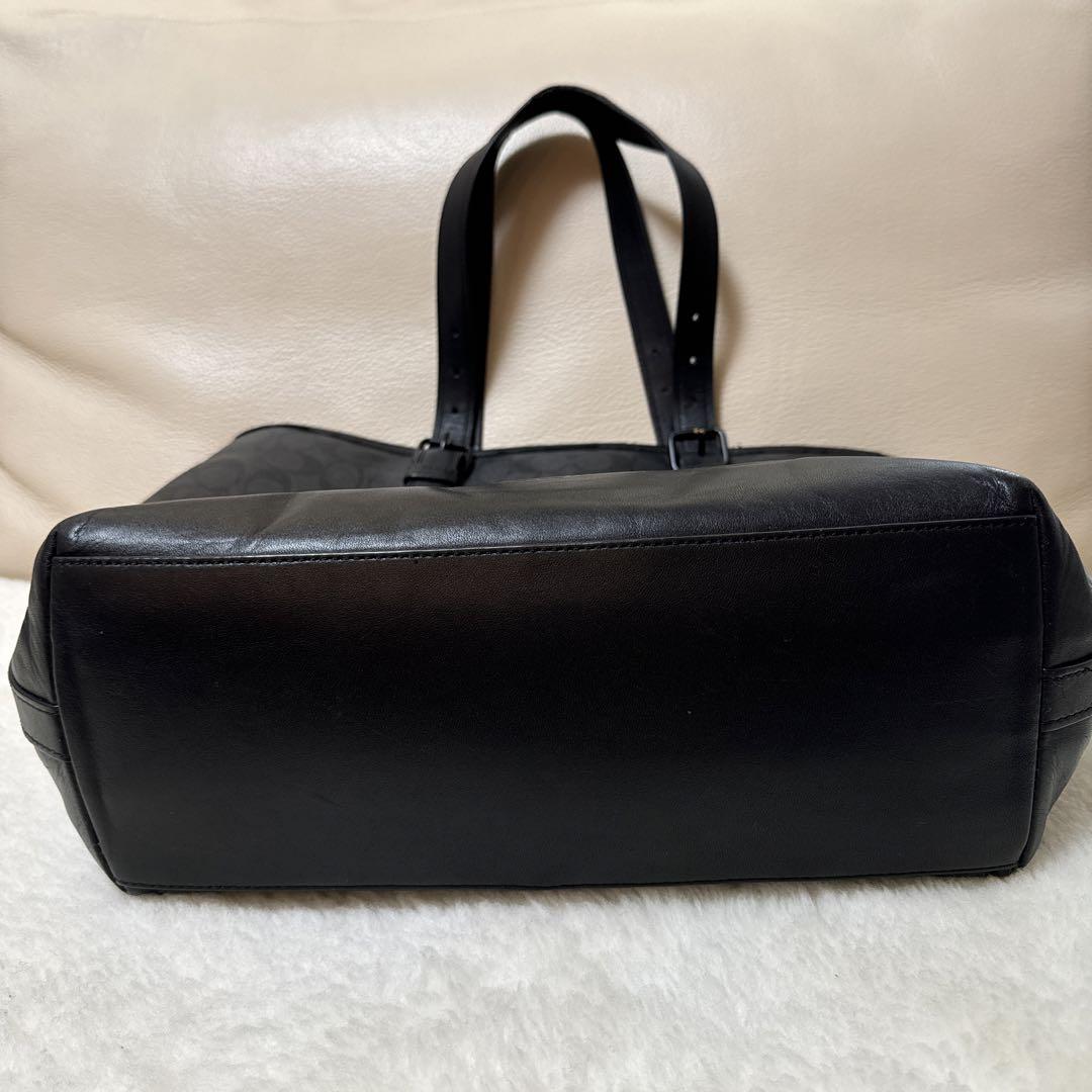 COACH  トートバッグ　ブラック