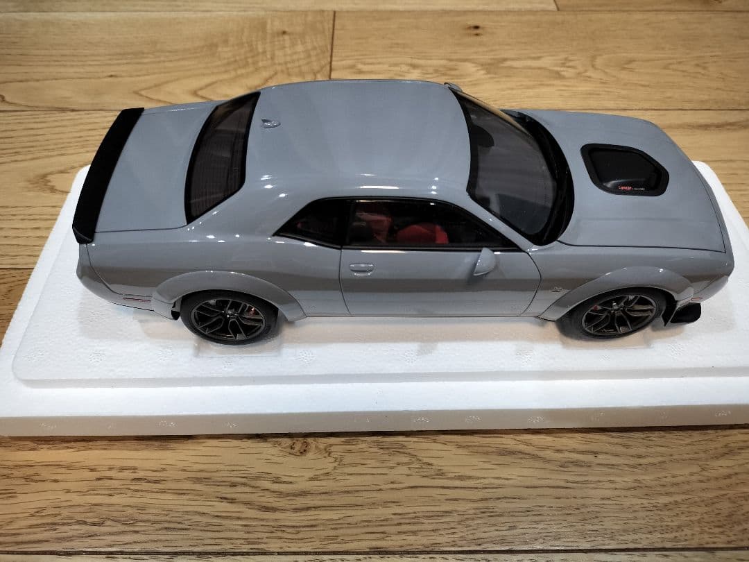 オートアート ダッジチャレンジャー新品、♥