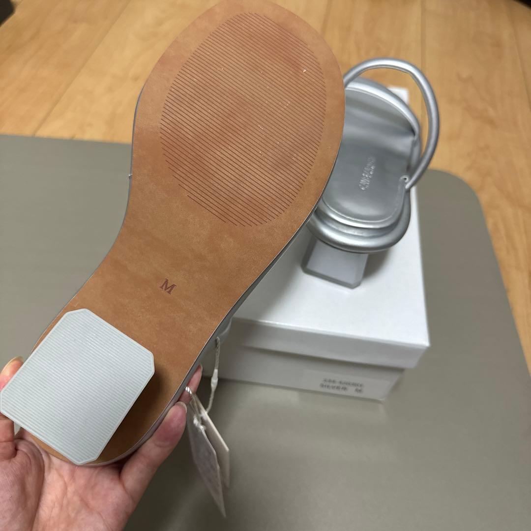 カベサロッソ CAVEZAROSSO サンダル シルバー