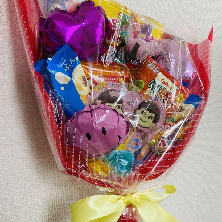 お菓子バルーンブーケ☆☆奈美ッ子☆ お菓子バルーンブーケ☆ご注文に応じてお作ります - メルカリ