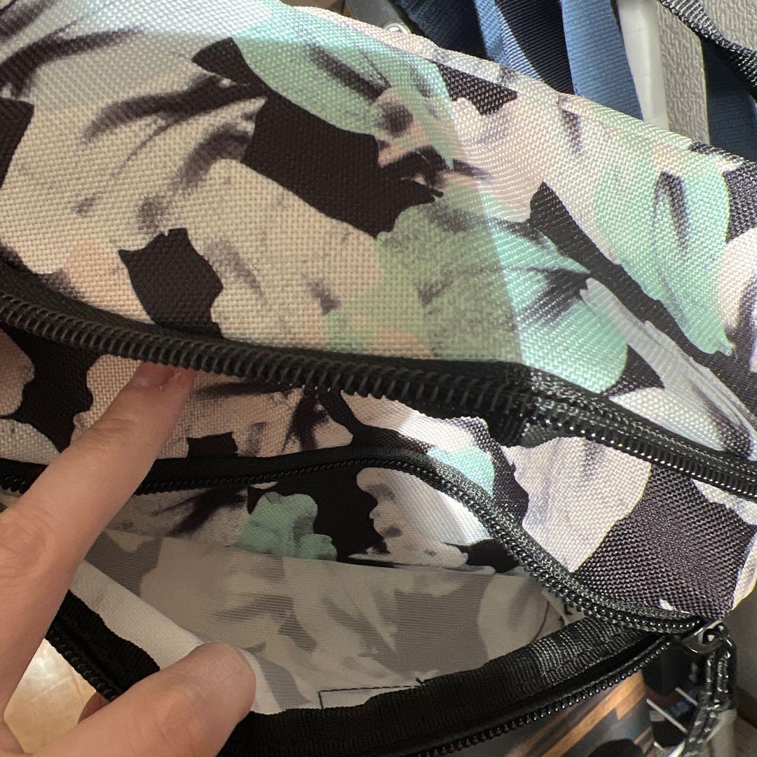PUMA ボディバッグ フラワーパターン