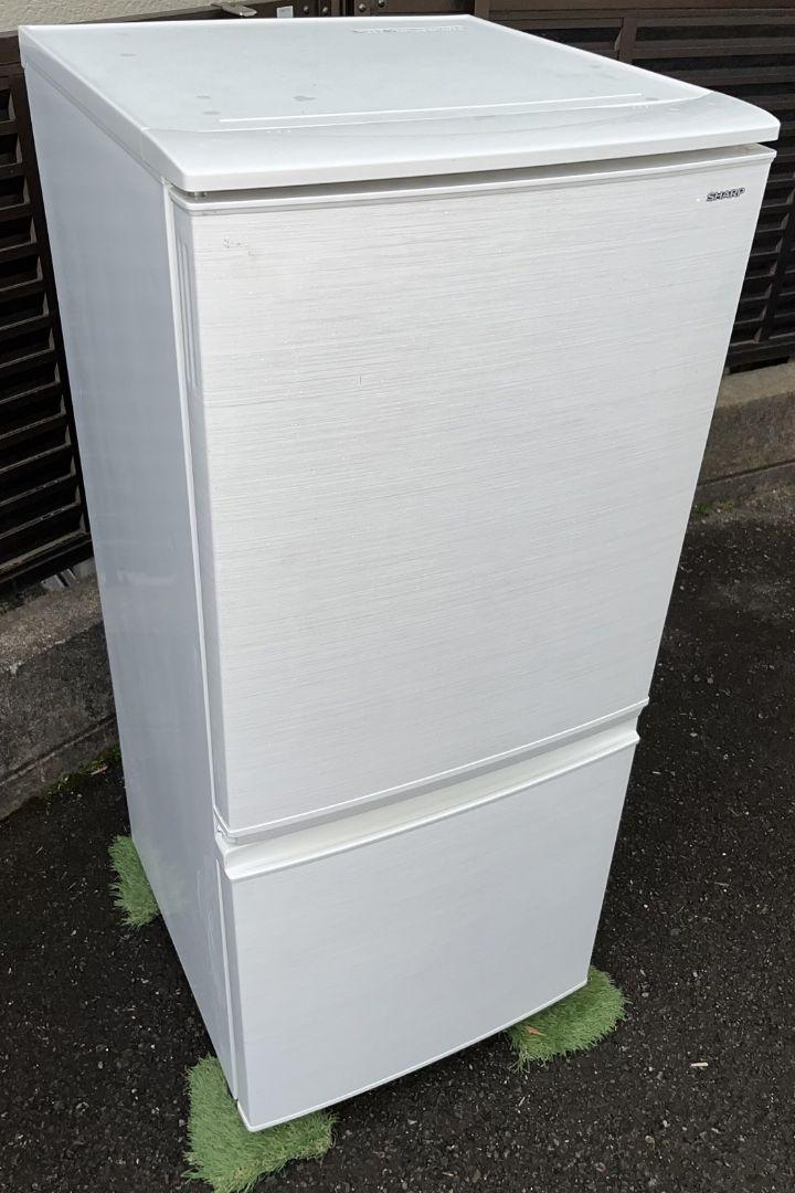 シャープ冷凍冷蔵庫137L 付け替えどっちもドア横縞模様自動霜取り機能 18年製