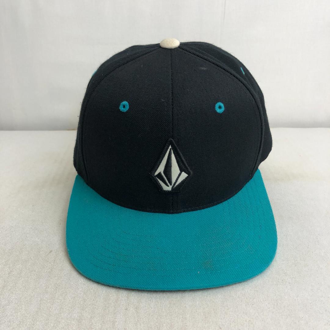 【アメリカ買付品】キャップ　トラッカーキャップ　刺繡ロゴ　ボルコム　VOLCOM