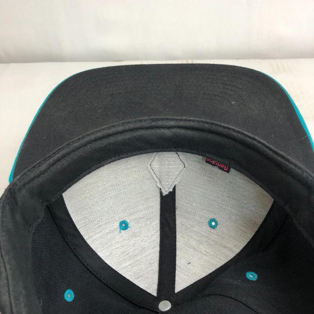 【アメリカ買付品】キャップ　トラッカーキャップ　刺繡ロゴ　ボルコム　VOLCOM
