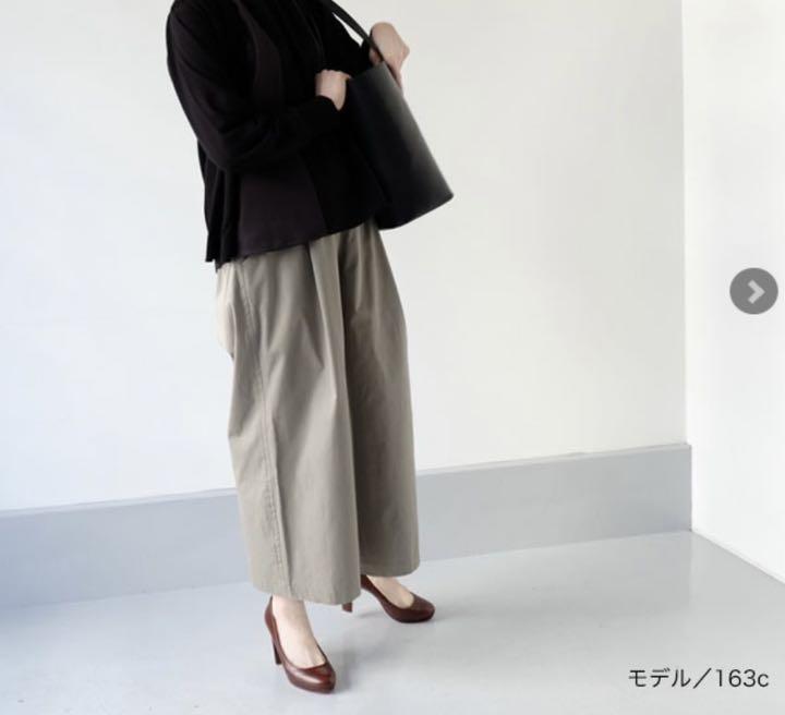 チクリンのワイドギャザーアンクルパンツ2021ss