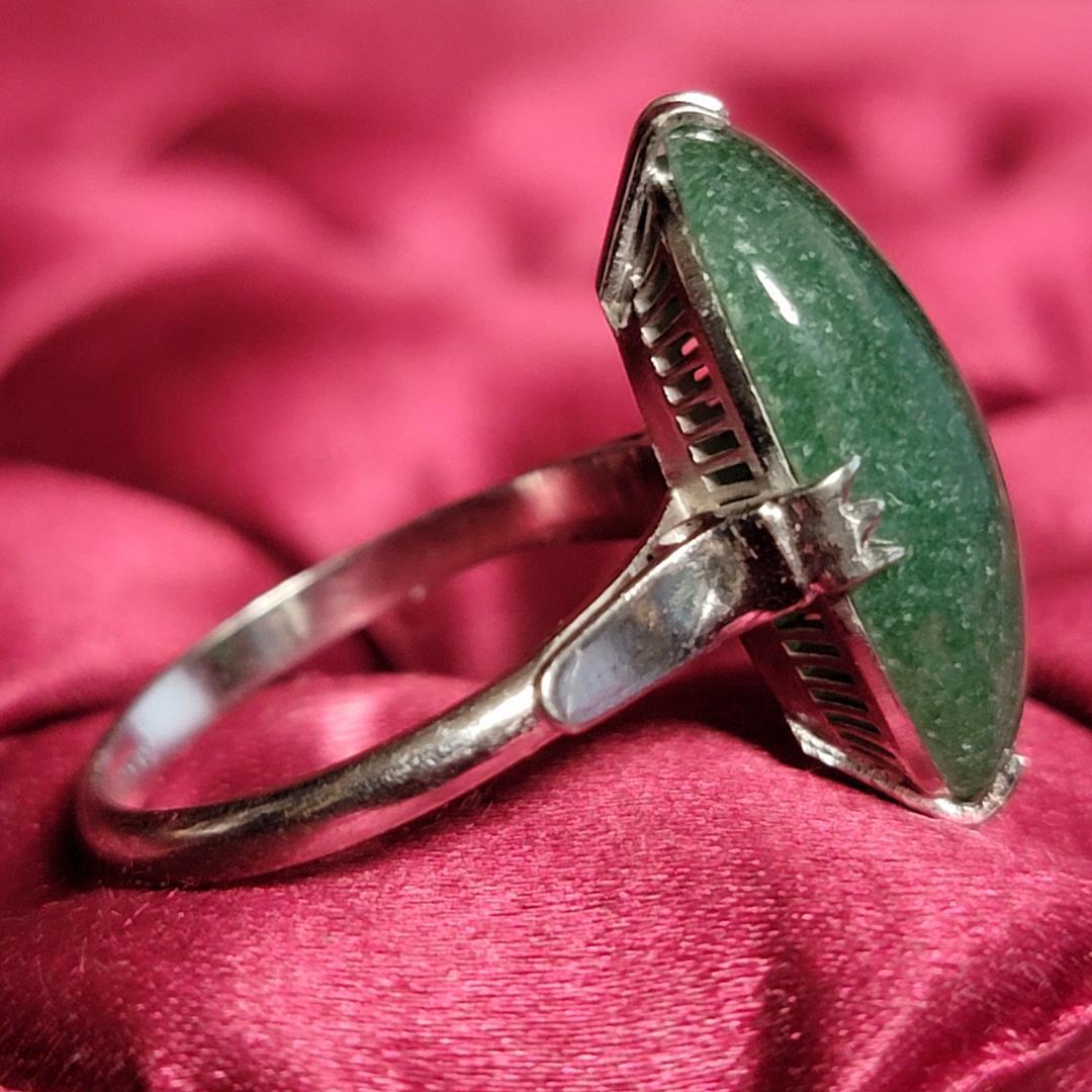 ビンテージ シルバーリング 翡翠カボションの千本透かしリング