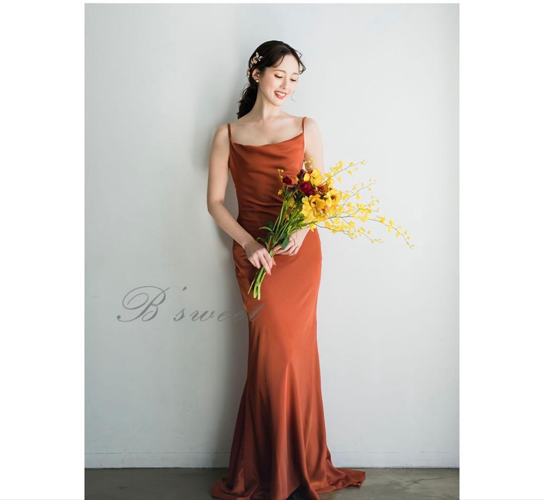 ブラウン バックオープン ウェディングドレス