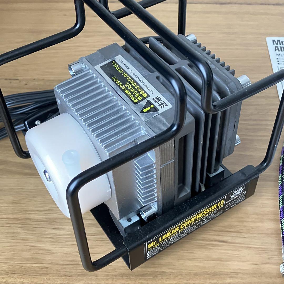 クレオス リニアコンプレッサーL5 & エアブラシ & タミヤ ペイントブース