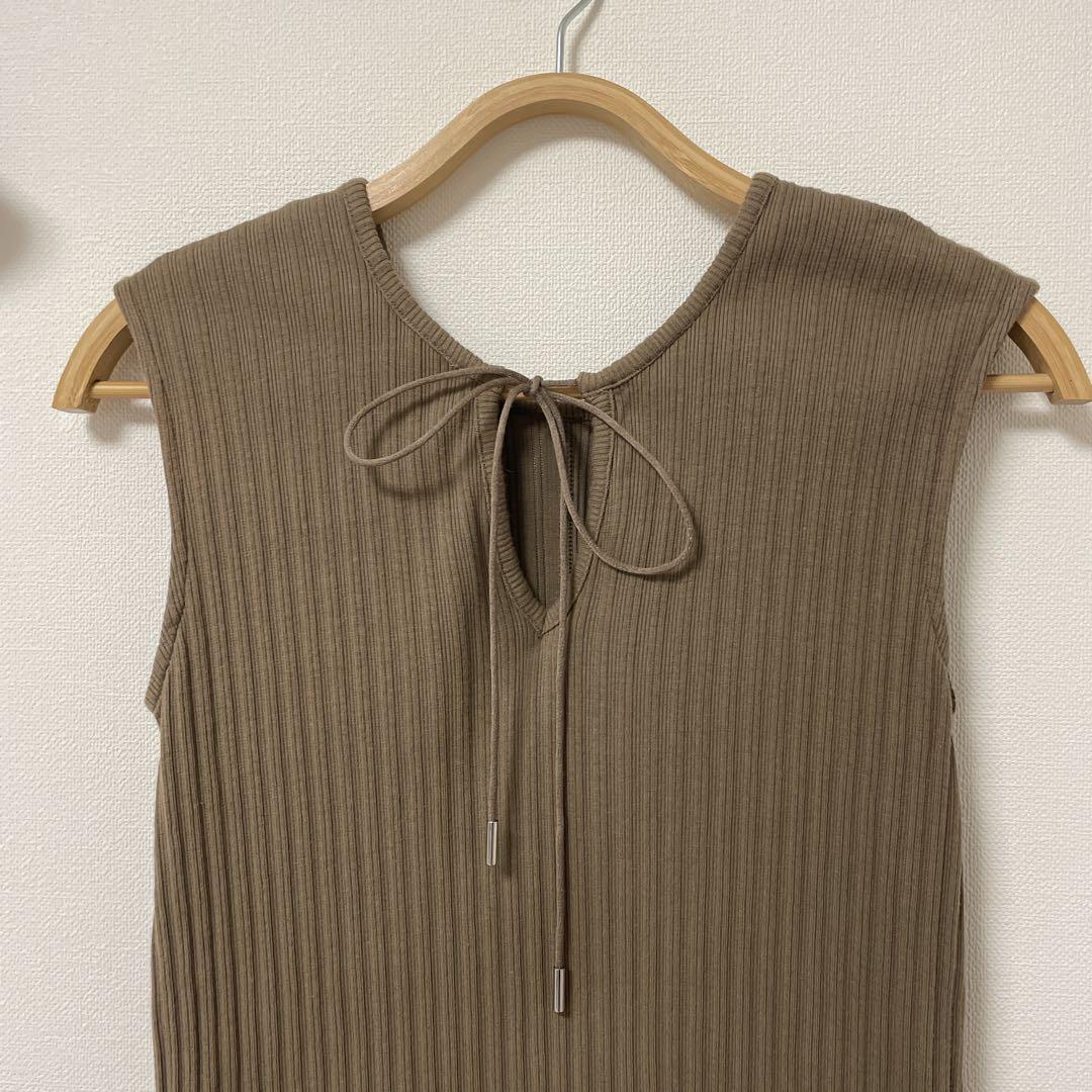 ADAM ET ROPE リブニット　ノースリーブ　ワンピース　カーキ 7,500円