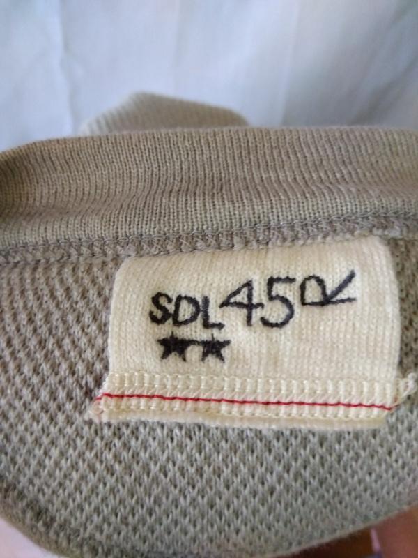 は*び様 45R　ベージュ色　Tシャツ　鹿の子地　タツノオトシゴ刺繍　星2つでサ