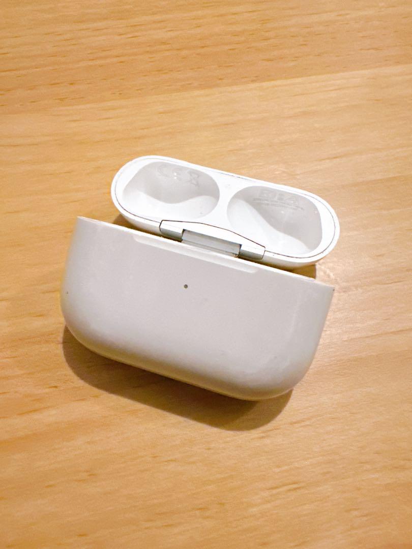 AirPods pro （第一世代）本体 ケース ホワイト イヤホン無し