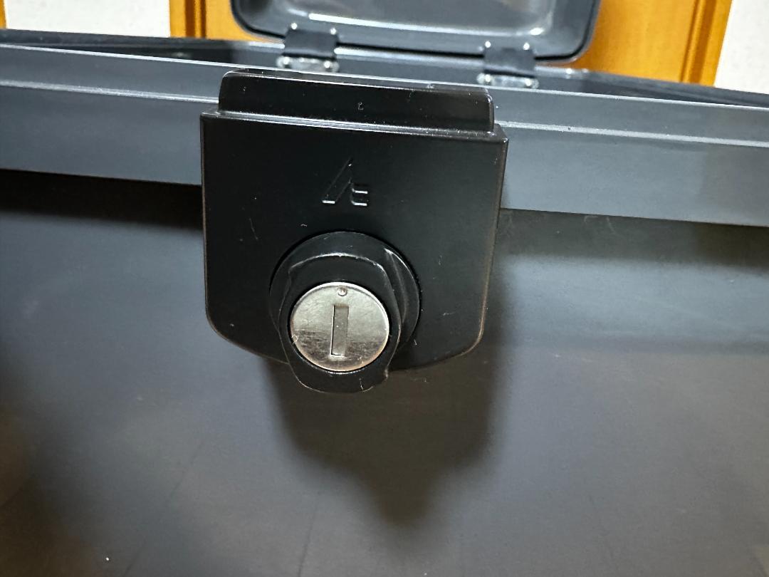 HONDA純正　カブ　ビジネスBOX（鍵付き）