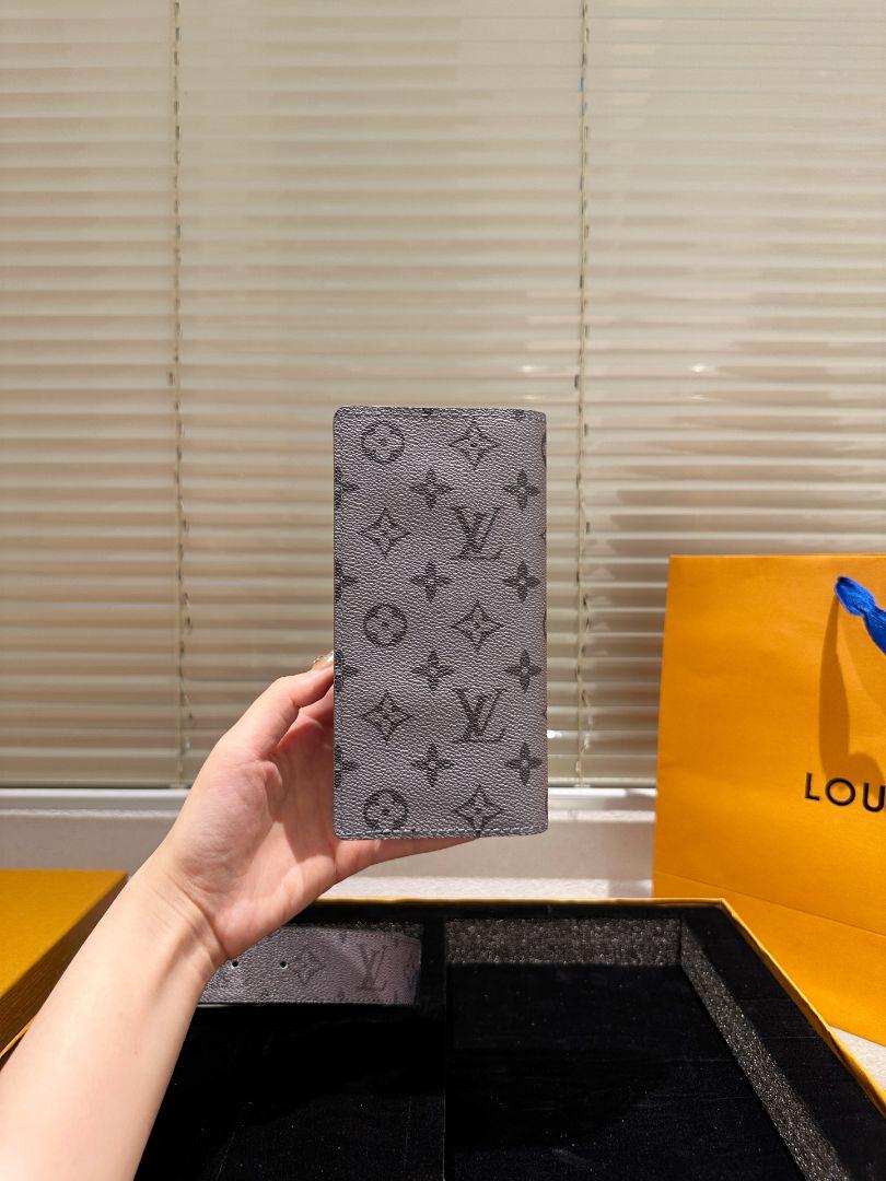 【強く推奨】値下げLVニつ折り長財布+ベルト