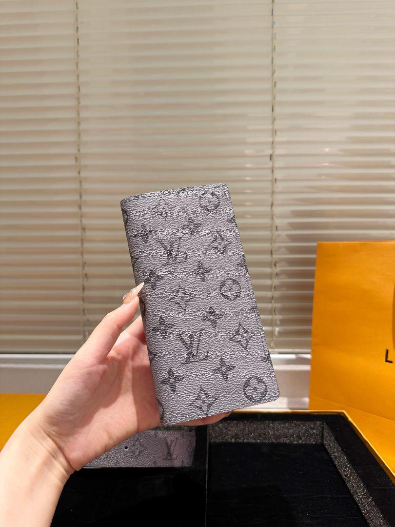 【強く推奨】値下げLVニつ折り長財布+ベルト