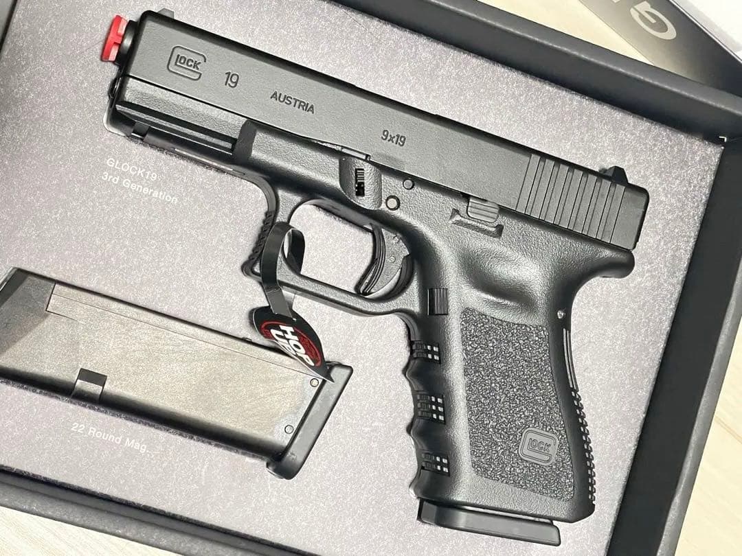 本体極美品‼︎ 東京マルイGLOCK 19 Gen3 予備マガジン付き 本体極美品‼︎ 東京マルイGLOCK 19 Gen3 予備マガジン付き