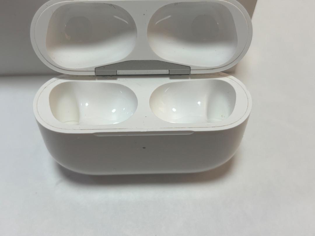 【最終値下げ】AirPods Pro 本体 ホワイト 充電ケース付き