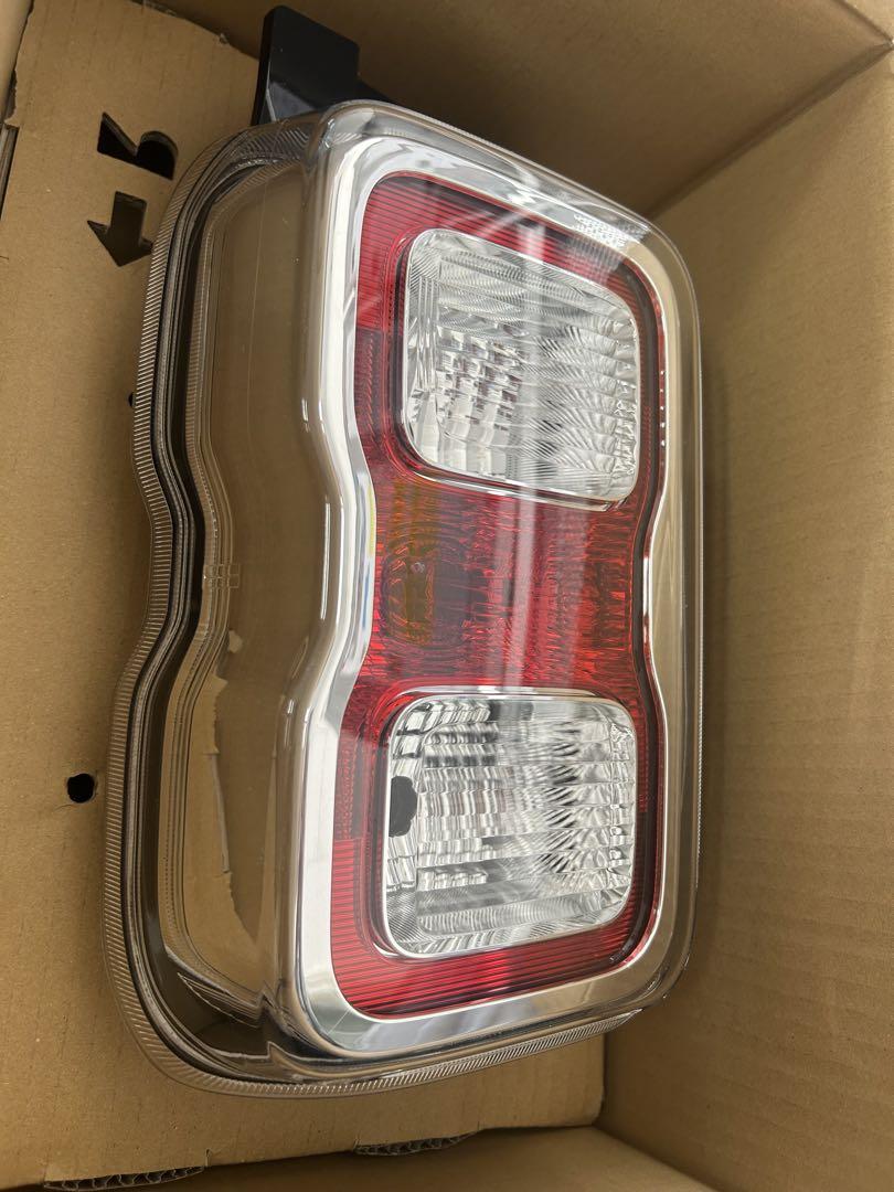 美品　スズキ　MR52S ハスラー　左テールランプ LED