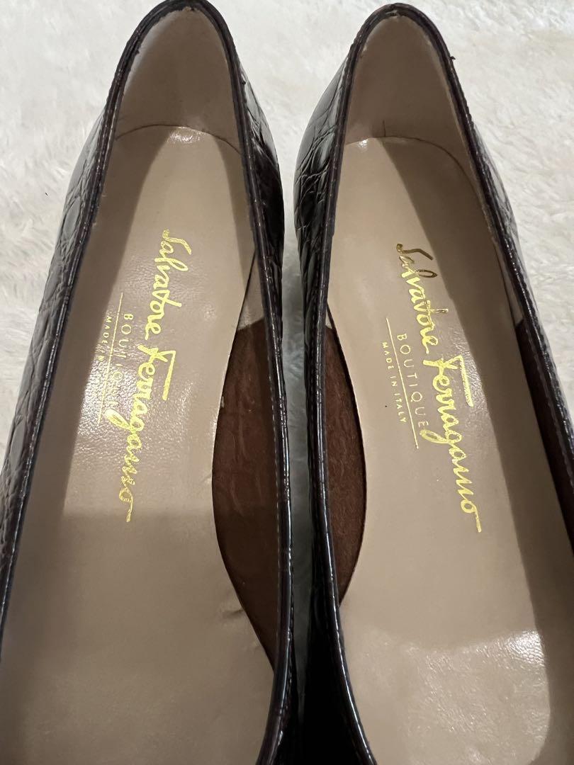 Salvatore Ferragamo バラ　 フラットシューズ