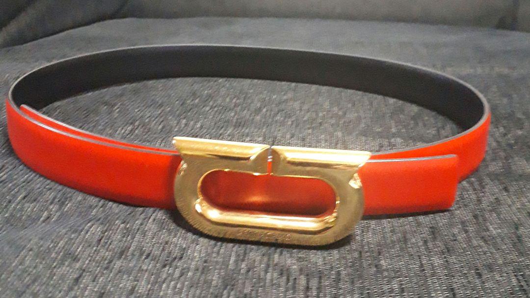 サルバァトールフェラガモ　レザーベルト