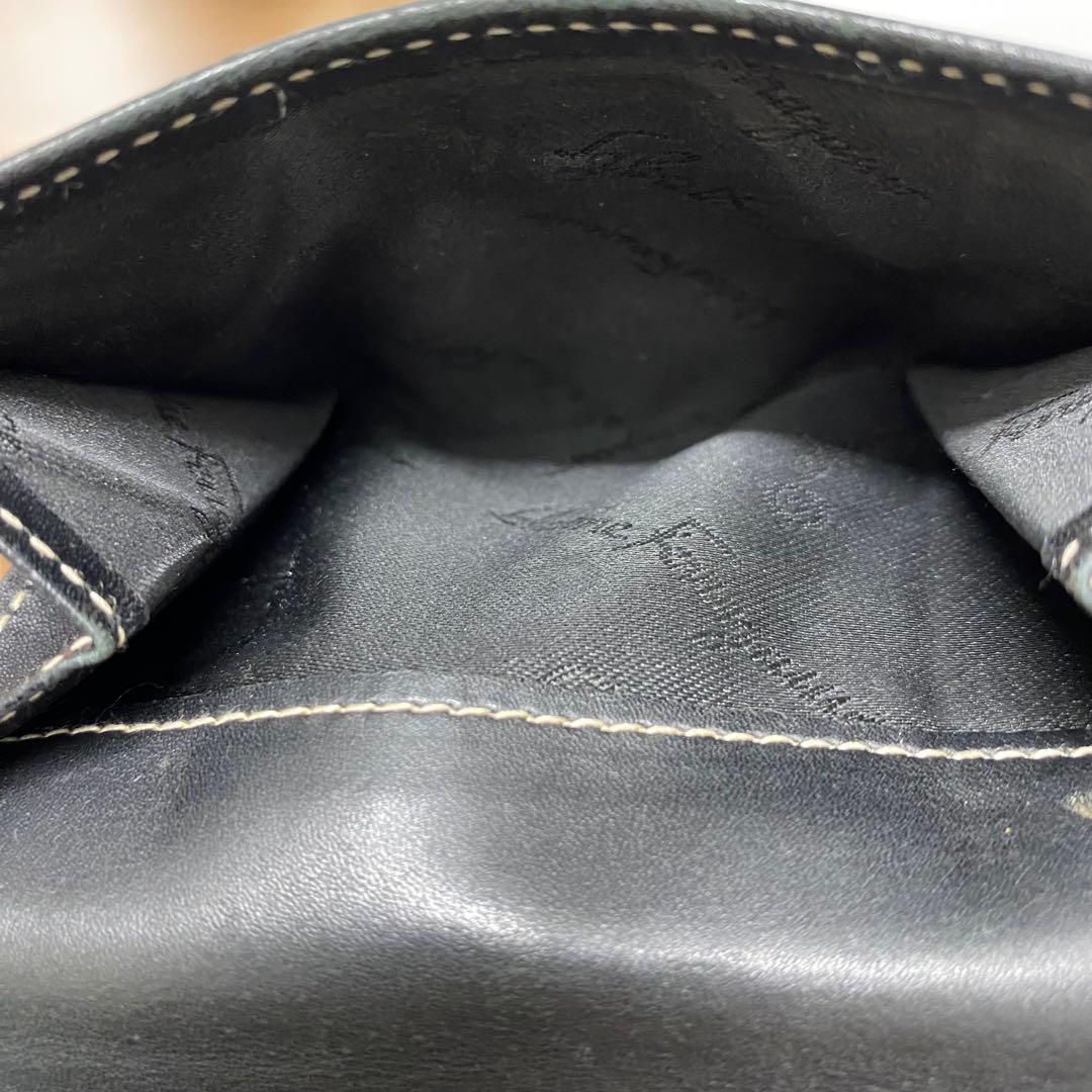 新品同様‼️サルヴァトーレフェラガモ 財布 二つ折り 折り財布 ガンチーニ 新品同様‼️サルヴァトーレフェラガモ 財布 二つ折り 折り財布 ガンチーニ