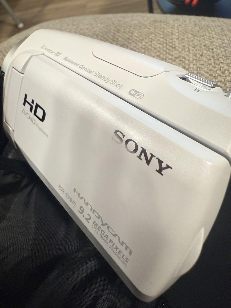 リボンさんSONY HDR-CX670 ハンディカム スペアバッテリー付き リボンさん様専用SONY HDR-CX670 ハンディカム スペアバッテリー