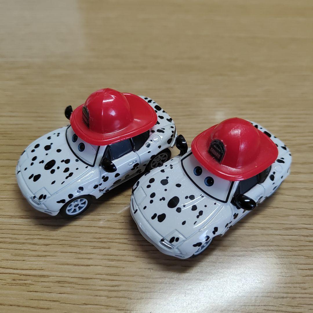 カーズ　マテル　ダルメシアン　ミアとティア ミニカー 2台セット
