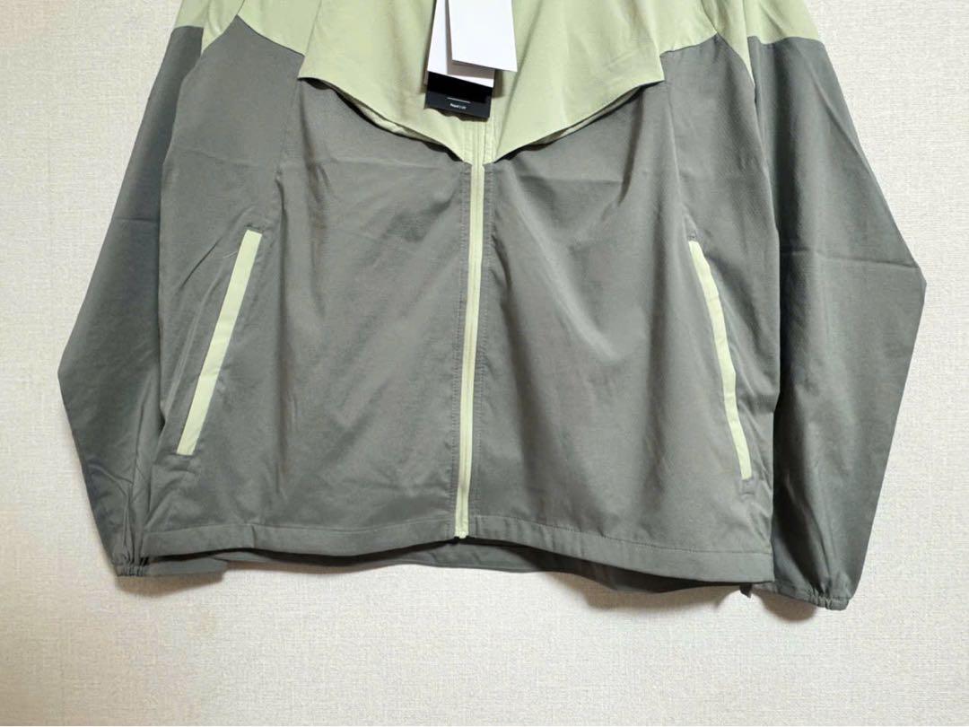 新品未使用　Mサイズ　Nike ウィンドブレーカー ライトグレー/ダークグレー