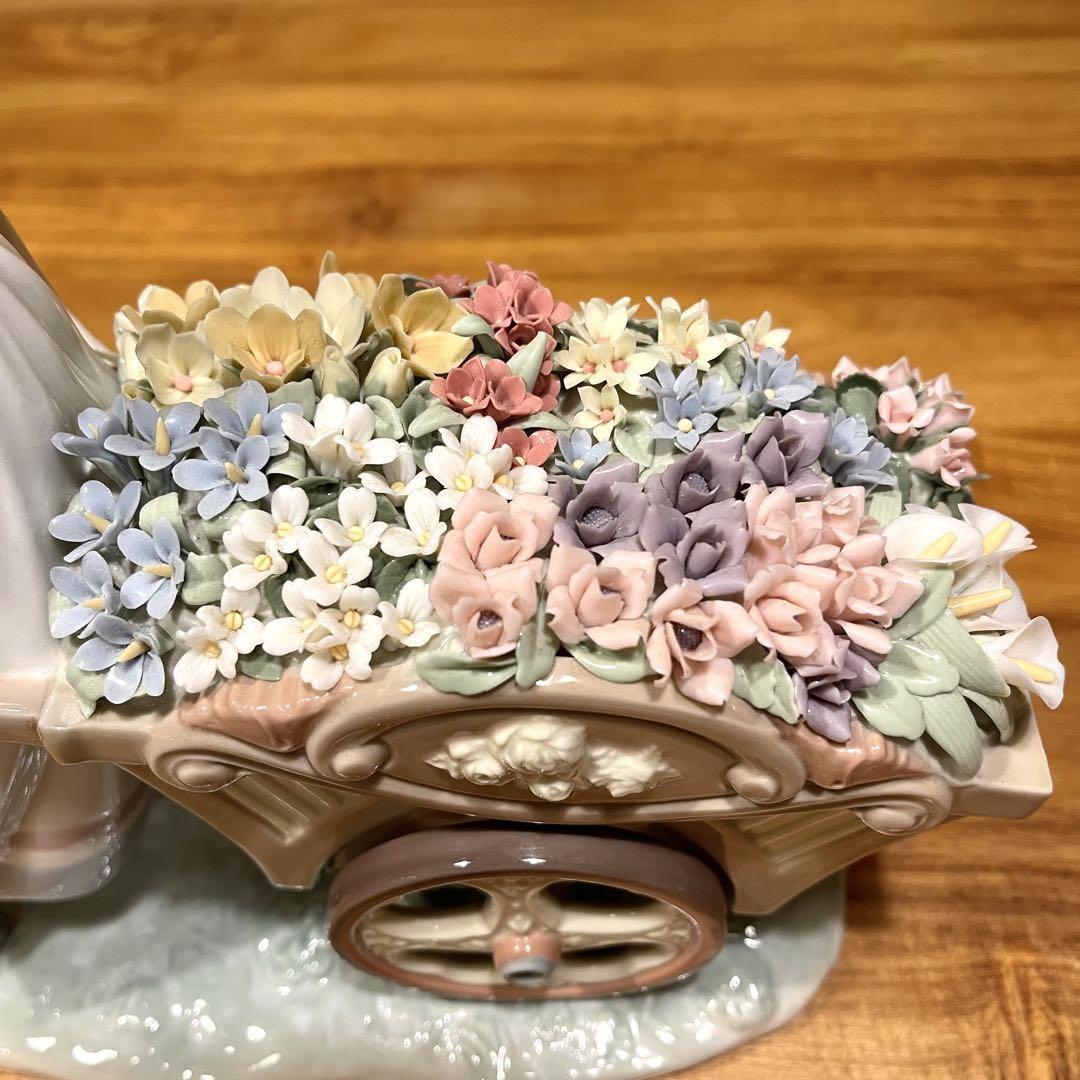 リヤドロ LLADRO 可愛いお花屋さん 女の子 フィギュリン 人形
