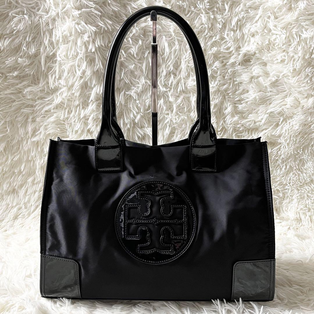 トリーバーチ　トートバッグ　エラ　デカロゴ　ナイロン　エナメル　黒　A4可能