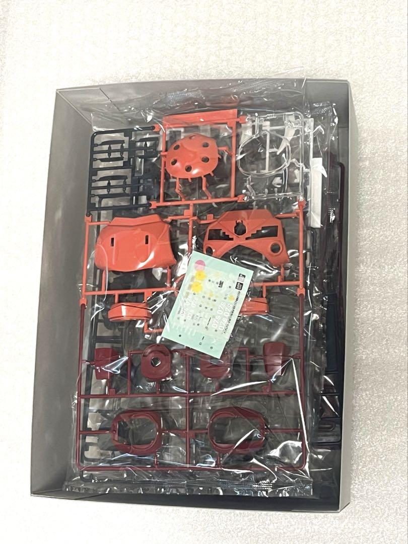 MG シャア専用ズゴック（未組立品）　量産型ズゴック（完成品）