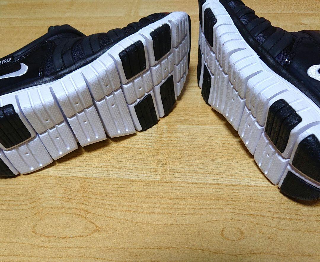 新品 Nike ダイナモ スニーカー 343738-013 ブラック 21cm