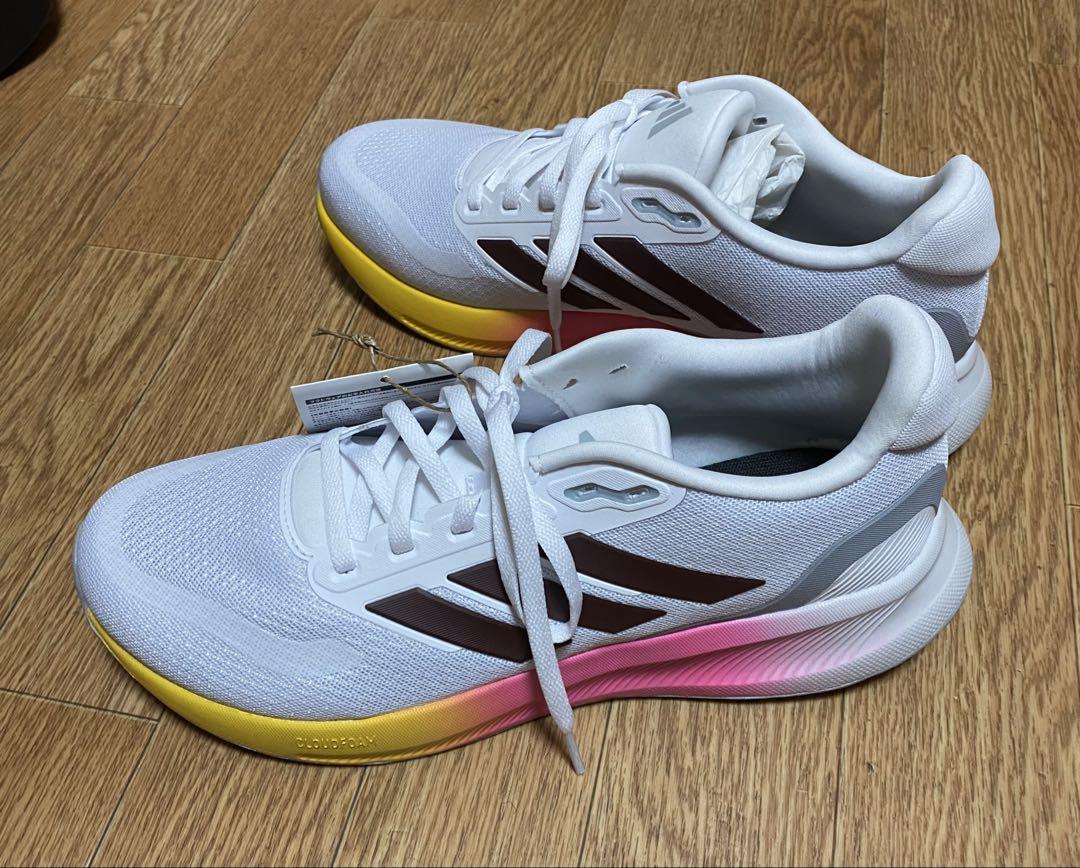 アディダス　adidas ランニングシューズ　コアランナー27.5cm