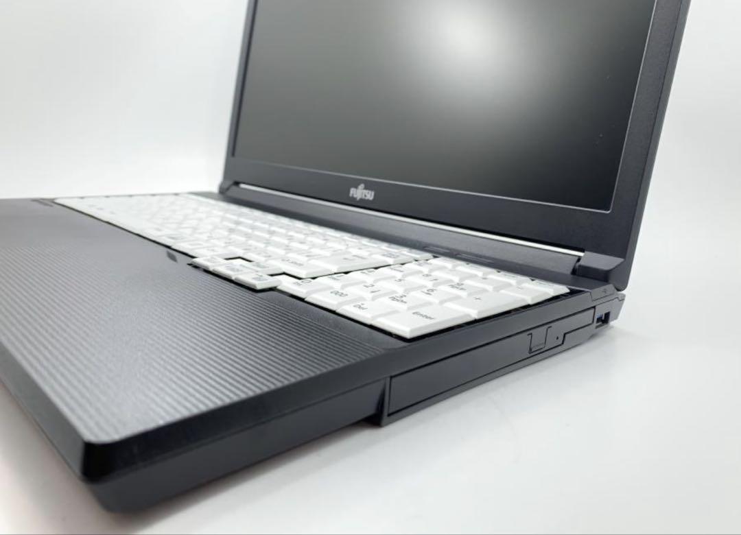 ノートパソコンcore i5 windows11 富士通 日本製