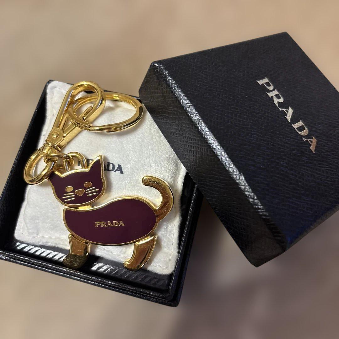 PRADA 猫チャーム プラダ ネコ チャーム - メルカリ