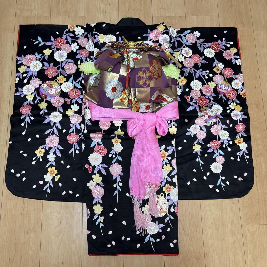 197 超美品　正絹黒着物×しだれ桜　7歳　七五三着物セット　和装小物　結び帯
