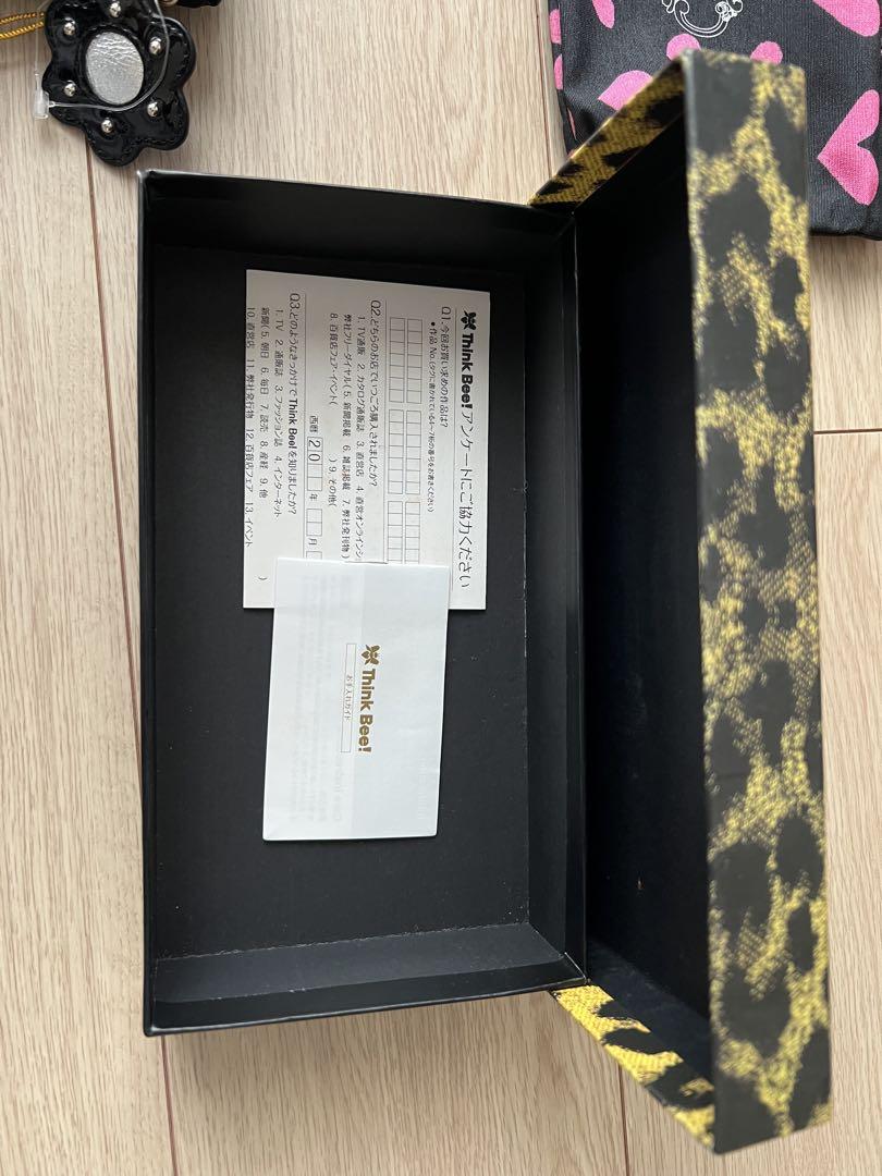 【未使用】Think bee!　ラウンドファスナー長財布　マーガレット
