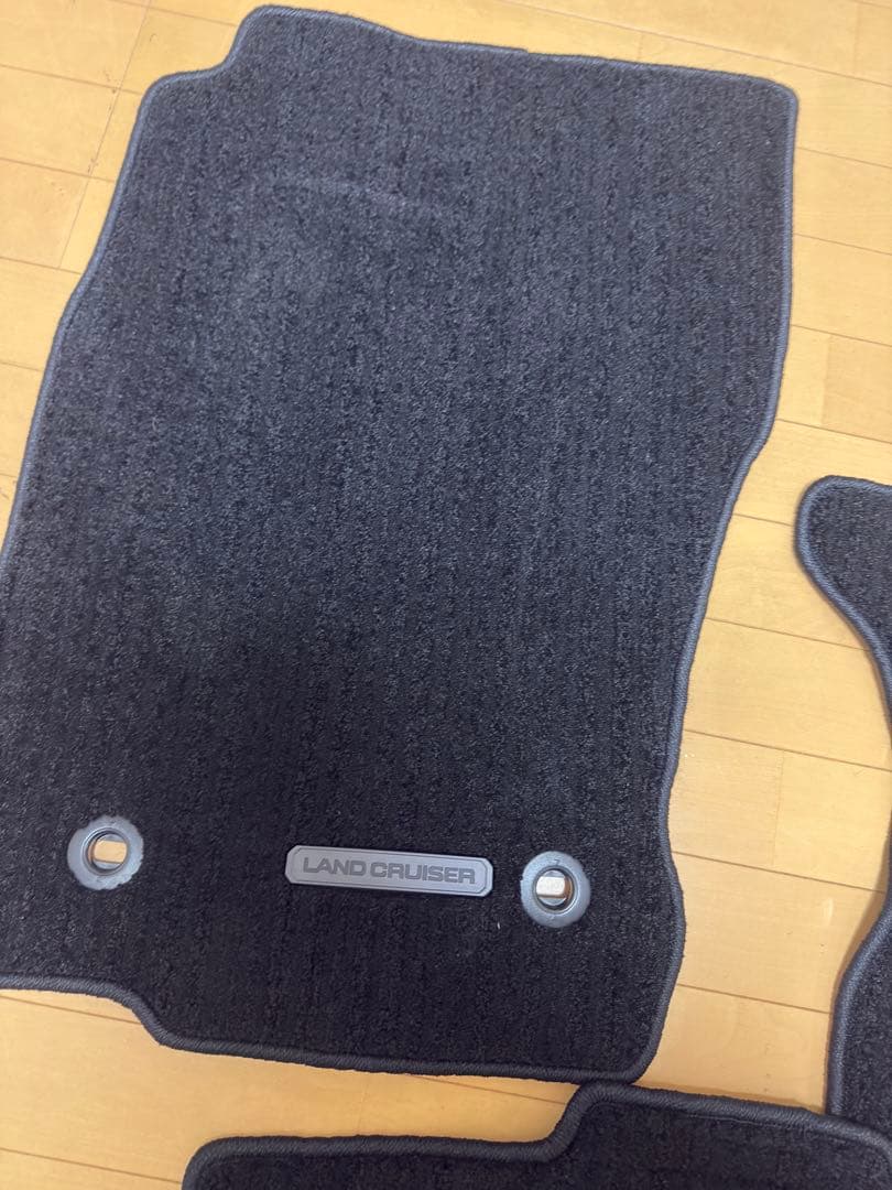 ランドクルーザー250 純正フロアマット ロイヤルタイプ 新車外し ランドクルーザー250 純正フロアマット ロイヤルタイプ 新車外し