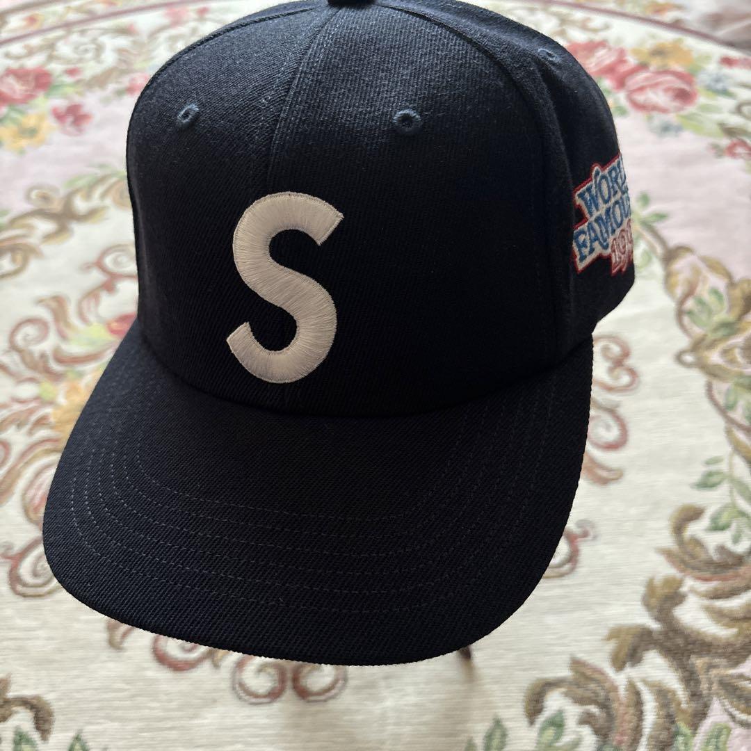 シュプリーム World Famous S Logo Navy Supreme World Famous S Logo 6-Panel Navy - SS25 - US
