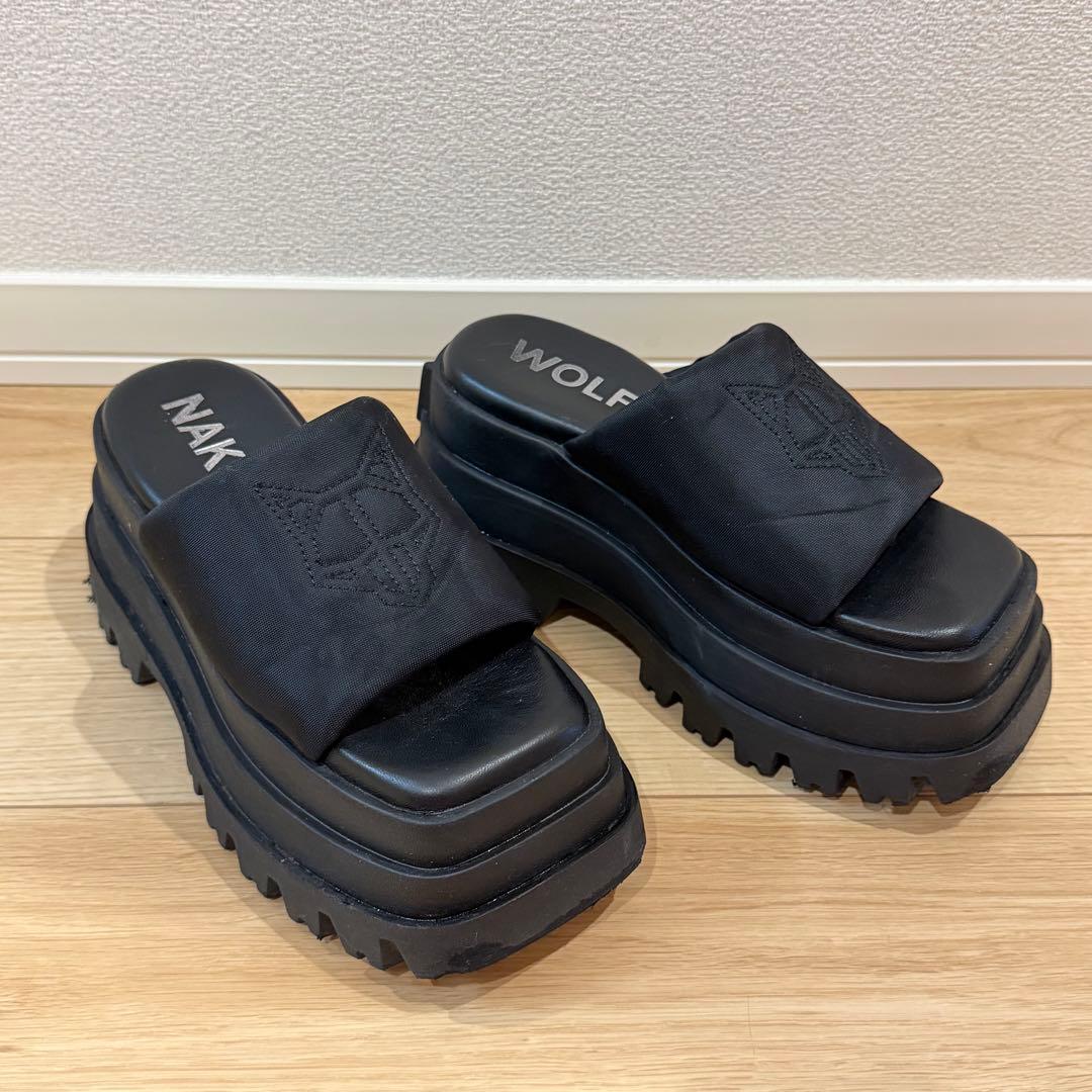 NAKED WOLFE ブラック プラットフォームサンダル　厚底サンダル