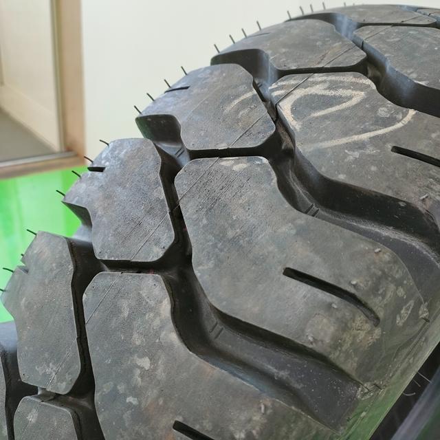 DUNLOP 28×8-15
