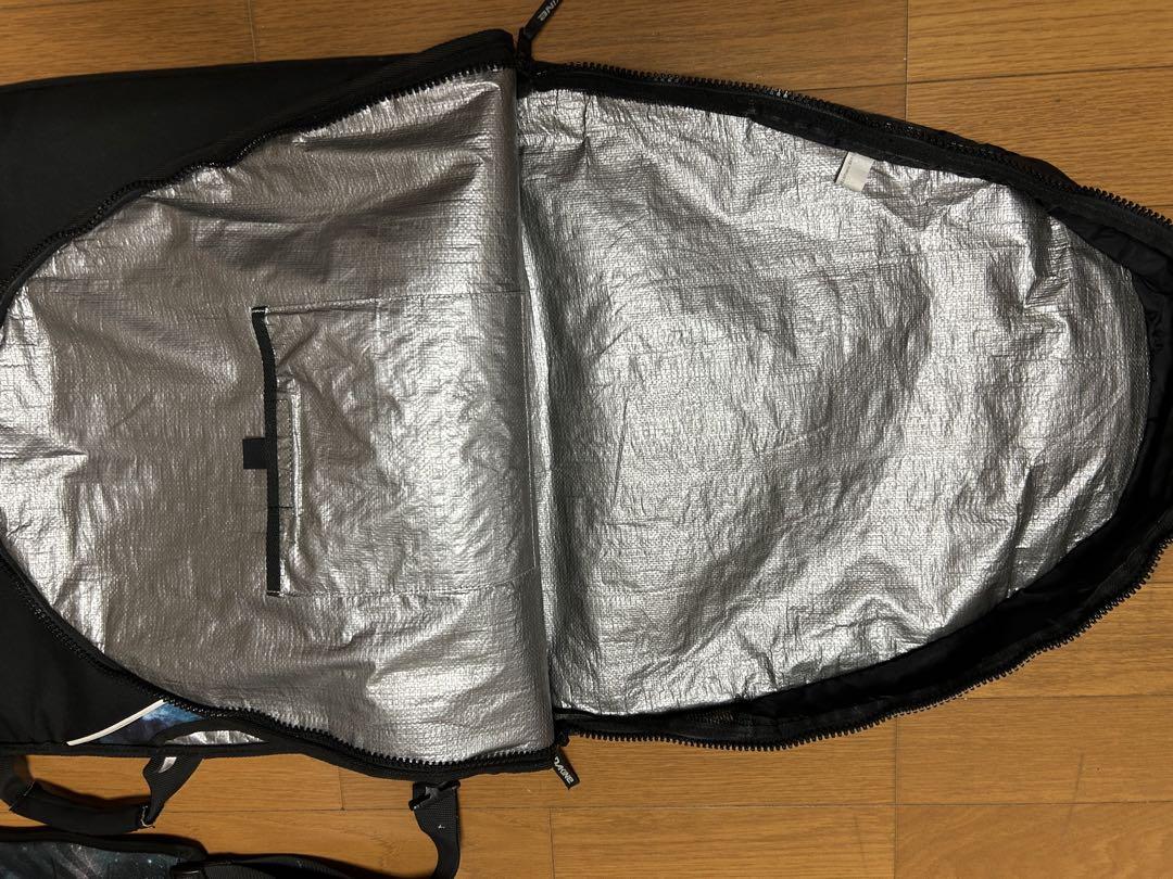  2025年おすすめのアイテム満載 DAKINE サーフィン ブラック・ブルー サーフボードケース サーフィン・ボディボード