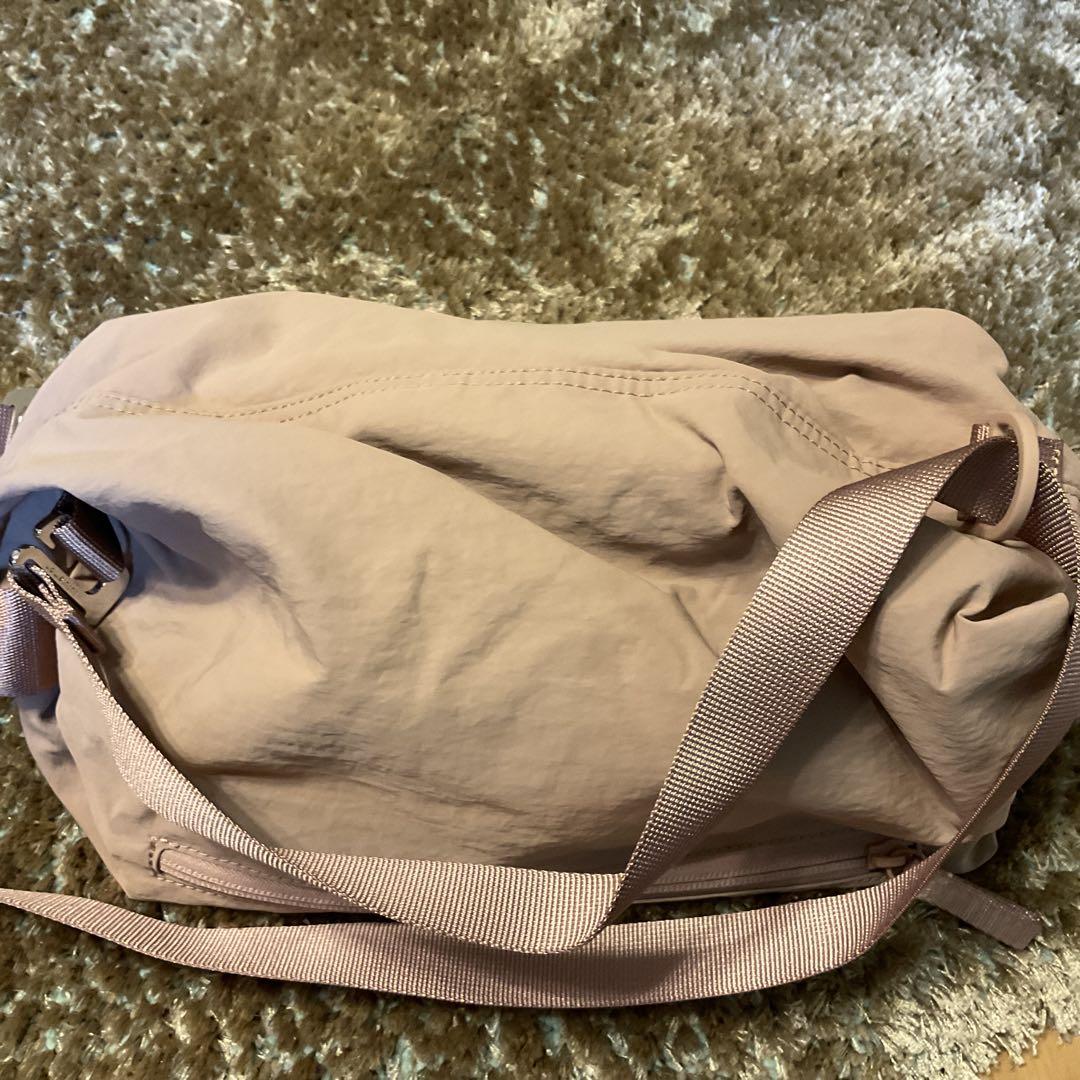 美品★ルルレモン Fast Track bag